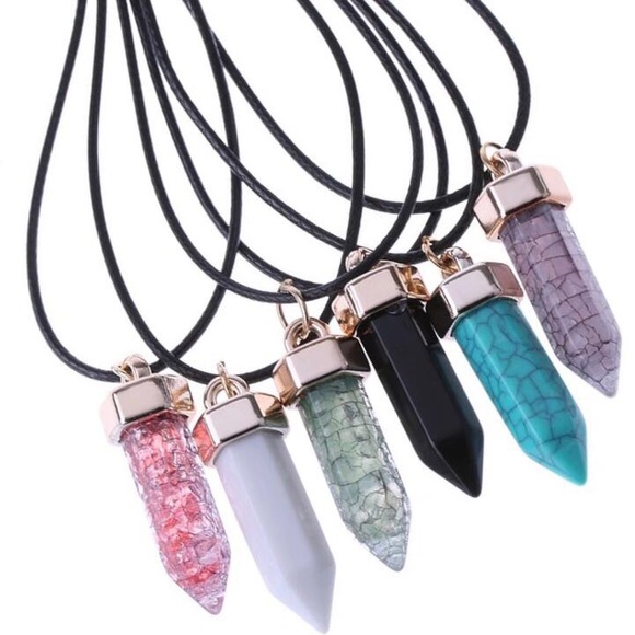 🎈SALE🎈🆕🦋Turquoise Stone Necklace - Picture 3 of 7